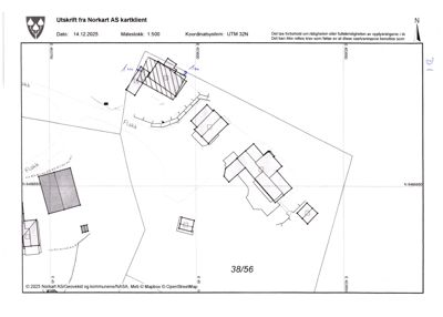 Kartutsnitt (Norkart) som viser tomtens beliggenhet, nabolag og geografiske koordinater.