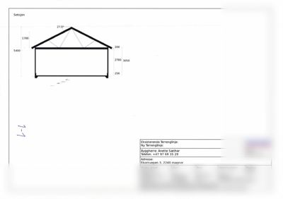 Snittegning som viser tverrsnittet av en bygning med mål på takhøyde, takvinkel og grunnflate.