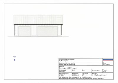Fasadetegning som viser fronten på en bygning med to garasjeporter og et tak.