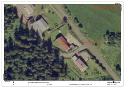 Flyfoto fra juni 2000 med koordinatsystem (ETRS89/UTM), skala og retning (N).