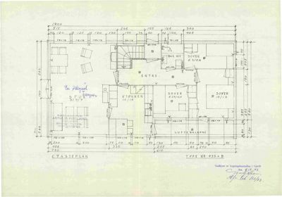 Etasjeplan (typeplan) som viser romfordeling, mål og innredning for et hus.