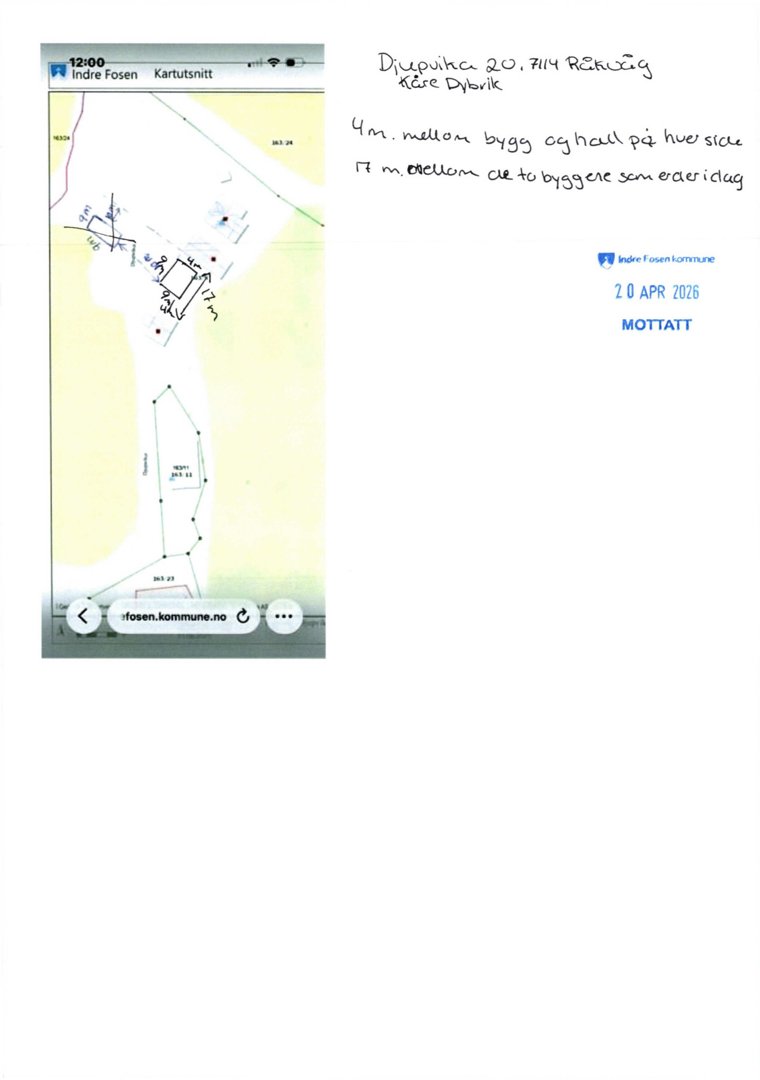 Et skjermbilde av en digital situasjonsplan (Kartutsnitt) fra Indre Fosen kommune, med håndskrevne notater om avstandskrav mellom bygninger.