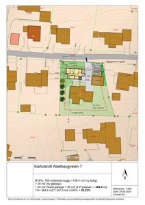 Situasjonsplan (kartutsnitt) som viser tomtens plassering i forhold til nabolaget, bygninger, veier og arealreguleringer.