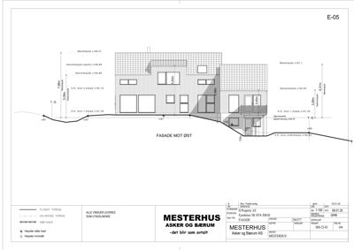 Snittegning som viser fasade mot øst med høydemålinger og konstruksjonsdetaljer.