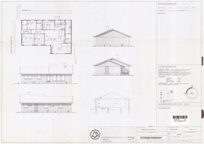 Situasjonsplan med fasadeopprikk og karakteristikk for en husbank.