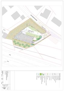 Situasjonsplan som viser tomtens beliggenhet i forhold til omgivelsene, inkludert nabobebyggelse, veier (Ravnsborgveien, E18), eksisterende støyveier, og planlagt beplantning og plassering av bygning.