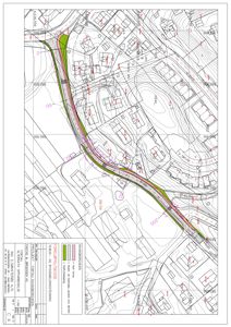 Situasjonsplan som viser etasjeplaner, terrengkonturer, og bygningsplasseringer i et område.