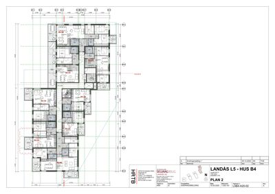 Etasjeplan (PLAN 2) som viser romfordeling, stuer og tekniske rom i et hus.