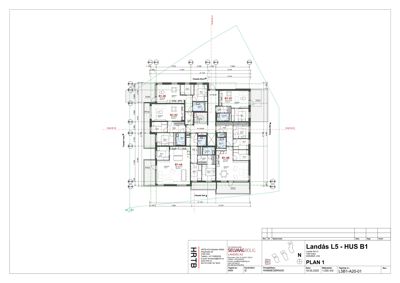 Etasjeplan (PLAN 1) som viser romfordeling, veggtykkelse og mål for en bygning.