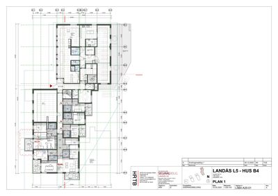 Etasjeplan (PLAN 1) som viser romfordeling, veggposisjon og mål for en bolig.