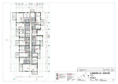 Etasjeplan (PLAN 3) som viser romfordeling, veggposisjon og mål for et leilighetsbygg.