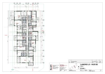 Etasjeplan (B3) som viser romfordeling, veggposisjon og mål for en bygning.