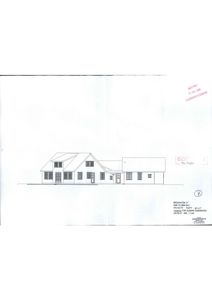 Fasadetegning som viser bygningens utseende fra fronten, inkludert vinduer, dører og takform.