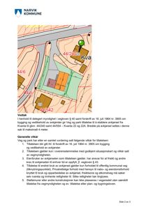 Et situasjonskart som viser eiendomsnummer, vegnett og en grønn markert avkjørsel.
