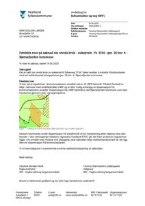 Et kartutsnitt (situasjonsplan) som viser eiendomsgrunnlinjer og arealplaner.