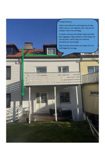 Fotografi av en eksisterende bygning med en blå tekstboks som beskriver et forslag til løsning for takbro og stige.