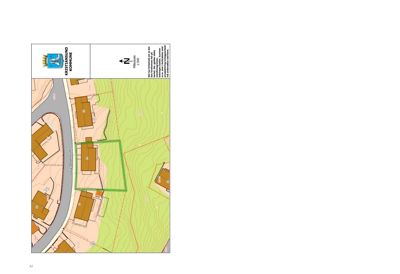Situasjonsplan som viser tomtens plassering i forhold til nabolaget, med høydeforhold og eksisterende bygninger.
