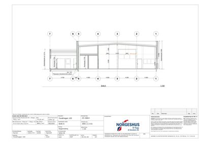 Fasadetegning (opprikk) av en bygning sett fra fronten, med mål og detaljer.