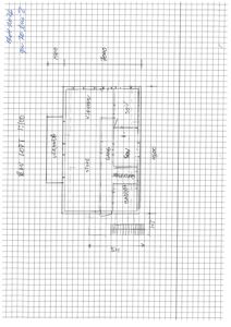 Håndskrevet etasjeplan (1. etg) med romfordeling (kjøkken, stue, soverom, bad, gang, veranda) og dimensjoner.