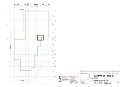 Etasjeplan (takplan) som viser romfordeling, fasader og mål for en bygning.
