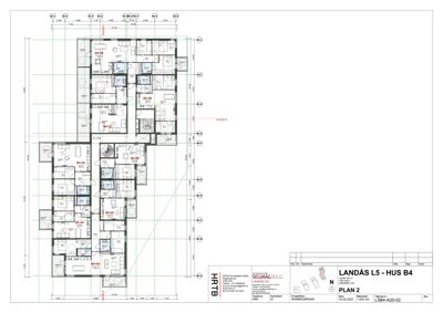 Etasjeplan (PLAN 2) som viser romfordeling, stuer og tekniske rom i en bygning.