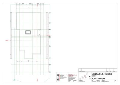 Etasjeplan (takplan) som viser romfordeling, veggposisjon og mål for en bygning.