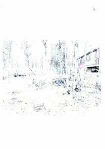 Et fotografi av en bygning sett fra utsiden, med trær i forgrunnen.