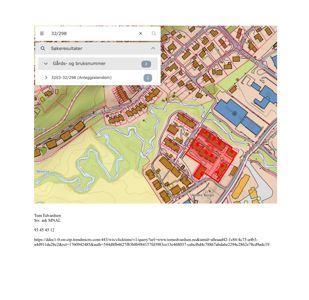Kart som viser et bygningsfelt med tomtegrenser, vegger og topografi. Det er også en digital søkegrensesnittet overlagd.
