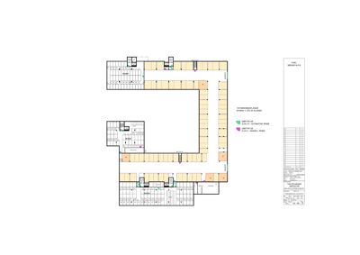 Etasjeplan med romfordeling, dører og teknisk utstyr for 1. etasje.