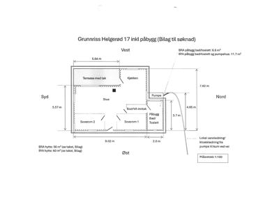 Grunniss (etasjeplan) for en hytte som viser romfordeling, mål og retninger.