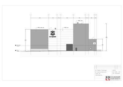 Fasadetegning (opprikk) av bygningen sett fra vest, med mål og konstruksjonsdetaljer.
