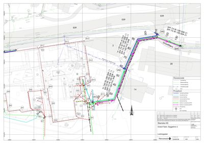 Situasjonsplan som viser eksisterende og planlagt ledningsnett (vann, avløp, strøm) i forhold til bygninger og veier.