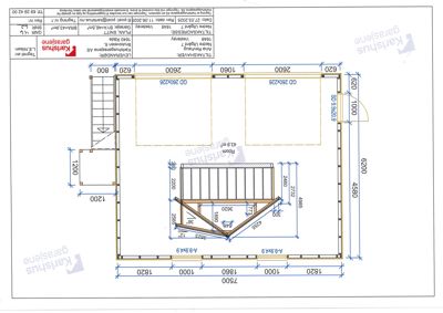 Etasjeplan med romfordeling, dimensjoner og konstruksjonsdetaljer for en bygning.