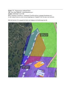 Situasjonsplan som viser tomtens form, areal, omkrets og plassering i forhold til nabolag (skog/grønt).