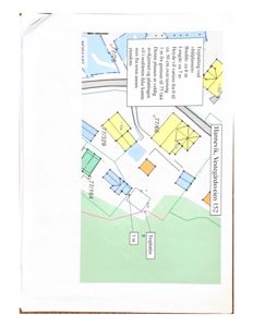 Situasjonsplan som viser tomtens plassering, grenser (77/66, 77/329), høydemål og en tekstboks med detaljer om tomtegrunnlag.