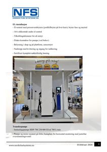 Fotografi av en el-sentral og en overføringspumpe i et lager eller verksted.