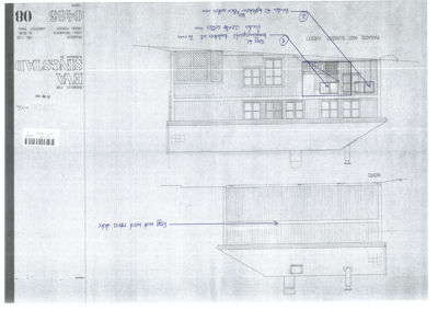 Fasadetegning som viser bygningens utseende sett fra siden (vest), med håndskrevne notater om vinduer og fasadeelementer.