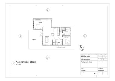 Plantegning av 2. etasje med romfordeling, møblering og utvendige områder.