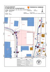 Situasjonskart som viser bygningens plassering i forhold til naboeiendommer, veier og kommunale grenser.