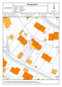 Situasjonskart som viser eiendomsnummer, adresse, nabolag, veier og bygningers plassering i forhold til hverandre.