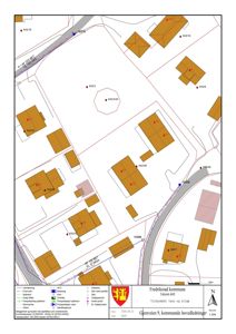 Situasjonsplan som viser plassering av bygninger, veier og kommunale ledninger i et område.