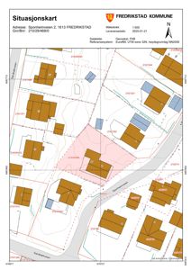 Situasjonskart som viser eiendomsforhold, naboeiendommer og topografi for Sponheimveien 2 i Fredrikstad.
