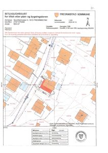 Situasjonskart for eiendom ved Sponheimveien 5 i Fredrikstad, som viser tomtens grenser, naboeiendommer og infrastruktur.