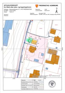 Situasjonskart som viser tomtens plassering, grenser, naboeiendommer og infrastruktur.