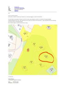 Situasjonsplan som viser eiendomsnummer, naboeiendommer og en markert byggeplass (527/247) med rød sirkel.