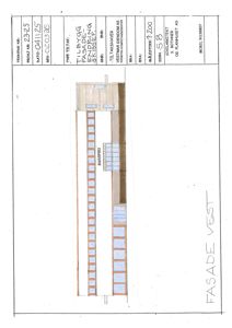 Fasadetegning som viser bygningens utseende sett fra vest, med vinduer, dører og arkitektoniske detaljer.
