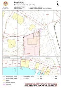 Basiskart (situasjonsplan) som viser eiendomsgrenser, bygninger, topografi og arealbruk for Gamlehaugvegen 35.