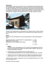Fotografi av en hytte i snø med tekst om dispensasjon og gebyr.