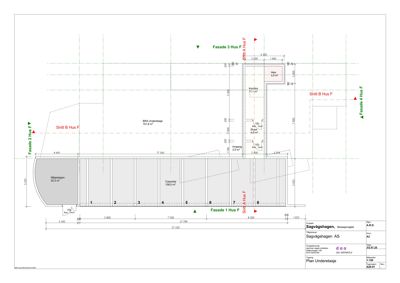Plantegning (Plan Underetasje) som viser romfordeling, dimensjoner og fasadeoppdelinger for et hus.