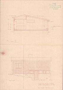 Tegning som viser fasadeopprikk (fra vest og øst) for en bygning med skråtak og vinduer.